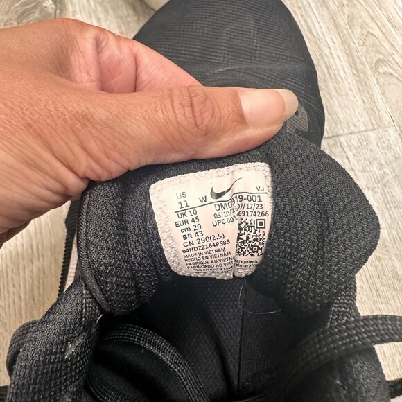 Nike Downshifter 12 Shoes Mens Size 11 Wide Black White Road Running DM4194-001 - Picture 13 of 13